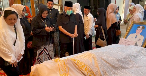 Lies NA Akui Almarhum Amin Syam Sosok Teladan dan Berjasa untuk Sulsel