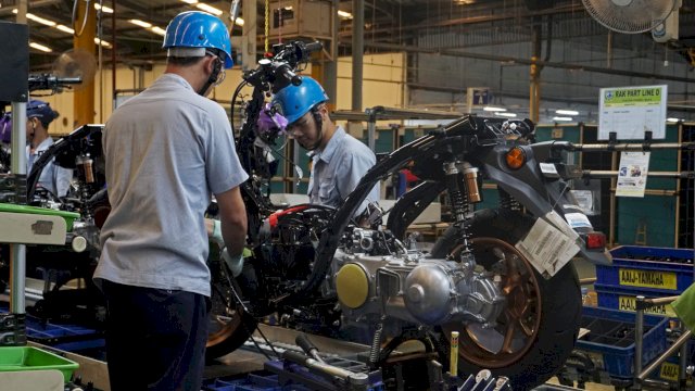 Perakitan motor produk Yamaha dengan menggunakan kualitas standar global yang sudah diakui konsumen di berbagai negara. (Foto: Istimewa)