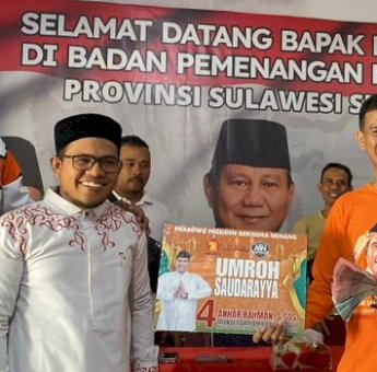Tepati Janji, Anhar Rahman Kembali Umrahkan Timnya