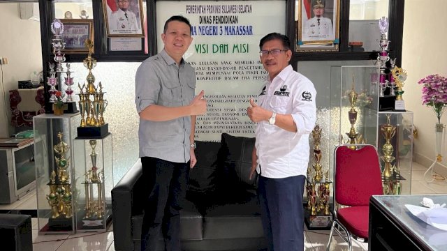 Anggota DPRD Sulawesi Selatan, Edward Wijaya Horas menggelar kegiatan pengawasan pelaksanaan APBD Sulsel dengan mengunjungi SMA Negeri 3 Makassar, Selasa (29/8/2023). (Foto: Istimewa)