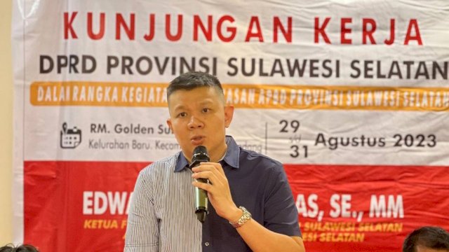 Anggota DPRD Sulawesi Selatan, Edward Wijaya Horas melakukan pengawasan pelaksanaan APBD Sulsel di Kelurahan Baru, Kecamatan Ujung Pandang, Kota Makassar, Kamis (31/8/2023). (Foto: Istimewa)
