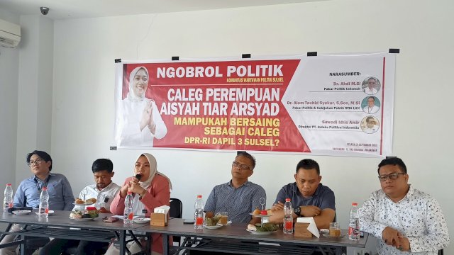 Suasana Ngobrol Politik Komunitas Wartawan Politik Sulsel yang digelar di Cafe Mama, Jalan Bau Mangga, Makassar, Selasa (19/9/2023). (Foto: Istimewa)