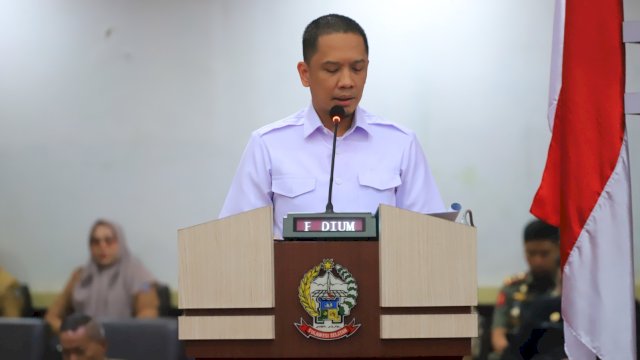 Legislator Fraksi NasDem DPRD Sulsel, Mizar Roem saat membacakan pandangan fraksinya dalam rapat paripurna yang digelar pada Senin (25/9/2023). (Foto: Istimewa)