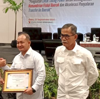 DJPb Sulsel Anugerahi Pemkab Gowa Penghargaan Pengelolaan Dana Desa Terbaik