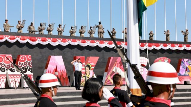 Wali Kota Makassar, Moh Ramdhan Pomanto memimpin langsung Upacara Gladi Kotor dan Gladi Bersih peringatan Hari HUT RI ke-78 di Anjungan Pantai Losari, Rabu (16/8/2023). (Foto: Istimewa)