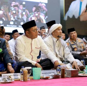 Wali Kota Danny Hadiri Pelaksanaan Zikir dan Shalawat Bersama Pangdam XIV/Hasanuddin dan Ribuan Masyarakat