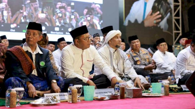 Wali Kota Makassar, Moh Ramdhan Pomanto menghadiri Pelaksanaan Zikir dan Shalawat bersama Pangdam XIV/Hasanuddin di Lapangan Sultan Hasanuddin, Rabu (16/8/2023). (Foto: Istimewa)