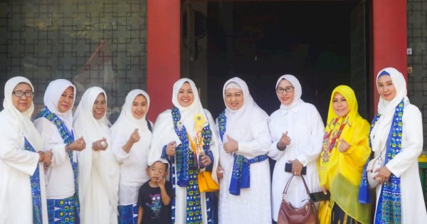 Kontingen Parepare Raih Juara Favorit Lomba Defile Pada Silaturahmi Akbar BKMT