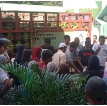 Kadis Perdagangan Parepare Turun Pantau Operasi Pasar Dampak Kelangkaan Elpiji 3 Kilogram