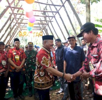 Hadiri Penutupan Kegiatan Kemerdekaan di Bungaya, Wabup Gowa Ajak Warga Jaga Kekompakan