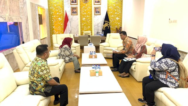Ditjen PP Kemenkumham RI melakukan Validasi Dokumen DPRD Provinsi Sulawesi Selatan terkait Kriteria Anugerah Legislasi Daerah Tahun 2023, di Kanwil Kemenkumham Sulsel. (Dok. Humas Kanwil Kemenkumham)