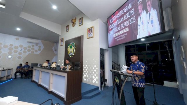 Wabup Gowa Abd. Rauf Malaganngi saat menghadiri Rapat Koordinasi Program Pemberantasan Korupsi Terintegrasi Tahun 2023, di Baruga Karaeng Pattingalloang, Kantor Bupati Gowa, kemarin. (Dok. Humas Gowa)