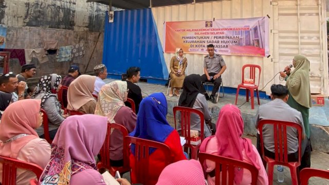 Kanwil Kemenkumham Sulawesi Selatan saat menggelar Pembinaan Desa/Kelurahan Sadar Hukum, di Kelurahan Tamamaung, Kecamatan Panakkukang, kemarin. (Dok. Humas Kanwil Kemenkumham Sulsel)