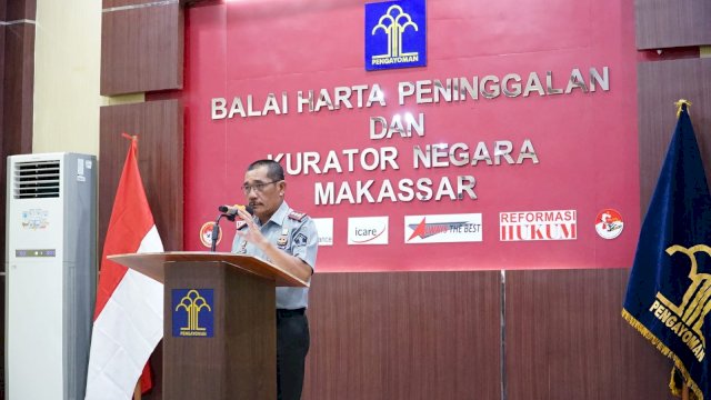 Kakanwil Kemenkumham Sulsel Liberti Sitinjak saat memberikan arahan pada Syukuran Peringatan HUT Balai Harta Peninggalan (BHP) Ke-399, di Aula BHP Makassar, kemarin. (Dok. Humas Kanwil Kemenkumham Sulsel)