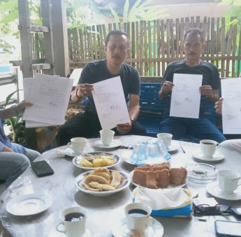 KECEWA, Caleg PAN Sinjai Ramai Ramai Mundur