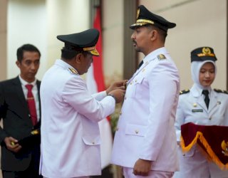 Bahtiar Baharuddin Lantik Akbar Laluasa Jadi Wakil Bupati Luwu Timur