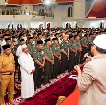 Sholawatan dengan Pj Gubernur Sulsel, Ulama dan Forkopimda Dipadati Ribuan Warga