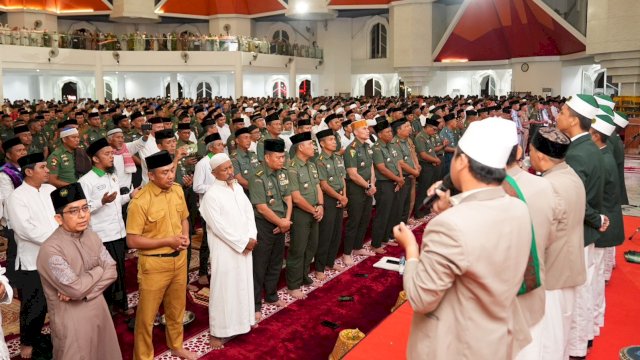 Sholawatan dengan Pj Gubernur Sulsel, Ulama dan Forkopimda Dipadati Ribuan Warga