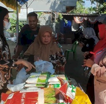 Digelar Dinas Ketapang Gowa, Masyarakat Antusias Berbelanja Pangan Murah