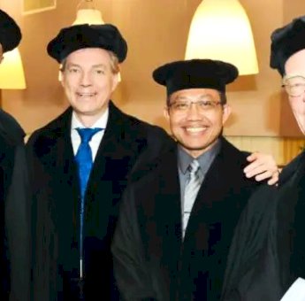 Putri Mantan Rektor Unhas Raih Doktor di Belanda