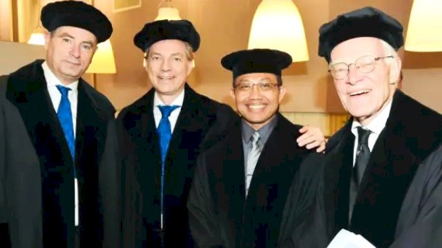 Putri Mantan Rektor Unhas Raih Doktor di Belanda