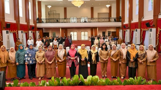 Dorong Lahirnya Wirausaha Profesional, Dekranasda Sulsel Gelar Pelatihan Anyaman dan Ecoprint