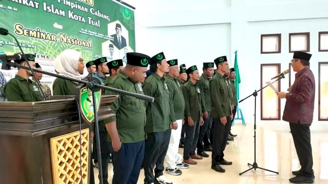 Presiden Lajnah Tanfidziah Syarikat Islam (PLT SI) Dr.Hamdan Zoelva, S.H., M.H., saat melantik Pengurus DPC Syarikat Islam Kota Tual Masa Jihad 2023-2028, Kamis (19/10/2023). (Istimewa)