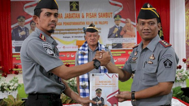 Kepala Divisi Keimigrasian Kanwil Kemenkumham Sulsel Jaya Saputra saat menghadiri Sertijab Kalapas dan Kabapas Palopo, di Aula Lapas dan Bapas Palopo, Sabtu (21/10/2023). (Dok. Humas Kanwil Kemenkumham Sulsel)