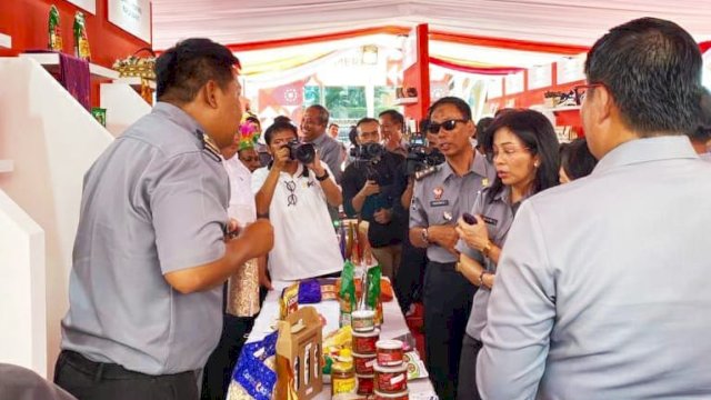 Kanwil Kemennkumham Sulsel ikut menjadi peserta pada Merek Festival 2023 yang diselenggarakan Direktorat Jenderal Kekayaan Intelektual (DJKI), di Lapangan Merah Kemenkumham RI, Jakarta, kemarin. (Dok. Humas Kanwil Kemenkumham Sulsel)