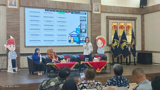 Sejumlah pegawai Kanwil Kemenkumham Sulsel mengikuti Sosialisasi dan Pelatihan Keahlian Kemandirian Usaha bagi Aparatur Sipil Negara (ASN) yang akan Memasuki Masa Purna Bhakti yang digelar atas kerjasama dengan TIKI Makassar dan Bank Mandiri Taspen, di Aula Kanwil Kemenkumham Sulsel, Kamis, (26/10/2023). (Dok. Humas Kanwil Kemenkumham Sulsel)