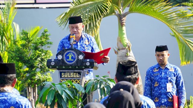 Kadivim Kanwil Kemenkumham Sulsel Jaya Saputra saat memimpin Upacara Peringatan Hari Sumpah Pemuda, di Pelataran Kanwil Kemenkumham Sulsel, Sabtu, (28/10/2023). (Dok. Humas Kanwil Kemenkumham Sulsel)