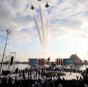 Atraksi Terjun Payung Meriahkan Pembukaan Makassar F8 2023