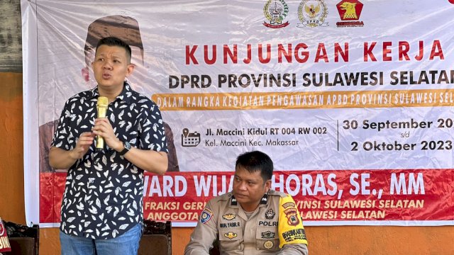 Anggota DPRD Sulawesi Selatan, Edward Wijaya Horas saat melakukan kunker pengawasan pelaksanaan APBD Sulsel di Kelurahan Maccini, Kecamatan Makassar, Kota Makassar, Minggu (1/10/2023). (Foto: Istimewa)