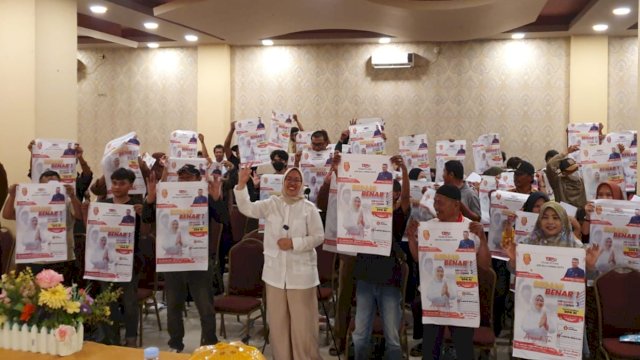 Caleg DPR RI Dapil Sulsel III dari Partai Gerindra, Aisyah Tiar Arsyad melakukan pembekalan tim pemenangan di wilayah Ajatappareng, meliputi Kabupaten Pinrang, Enrekang dan Sidrap pada 5-11 Oktober lalu. (Foto: Istimewa)