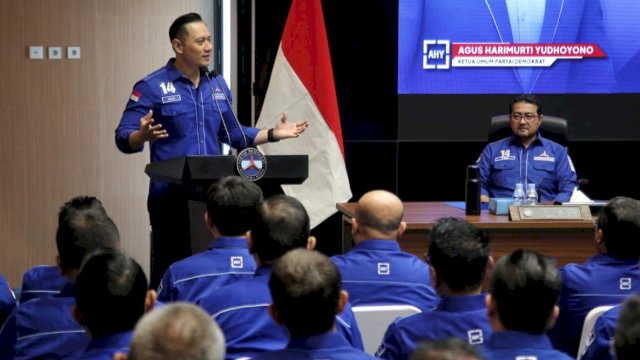 Ketua Umum Partai Demokrat, Agus Harimurti Yudhoyono (AHY) memimpin rapat pleno pengurus DPP Partai Demokrat di Aula Yudhoyono DPP Partai Demokrat, Jumat (13/10/2023). (Foto: Istimewa)