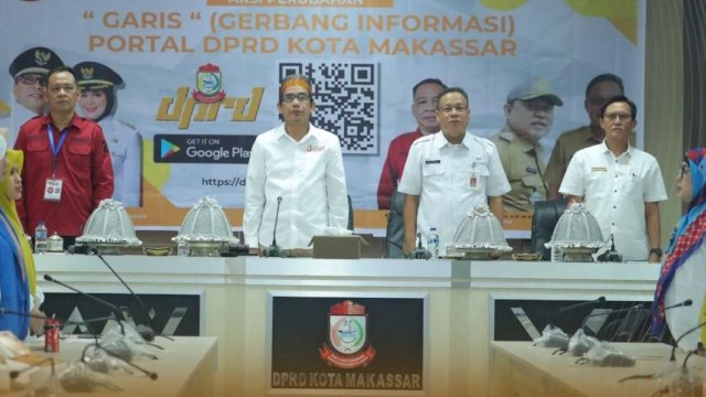 Sekretariat DPRD Kota Makassar resmi me-launching aplikasi Gerbang Informasi (GARIS) Portal DPRD Kota Makassar di Ruang Banggar DPRD Makassar, Rabu (18/10/2023). (Foto: Istimewa)