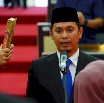 Resmi Dilantik Jadi PAW Legislator DPRD Sulsel, Ian Latanro Ditempatkan di Komisi D