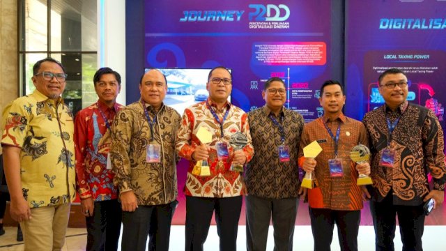 Berkat aplikasi Pakinta, Kota Makassar berhasil meraih penghargaan TP2DD 2023 Kota Terbaik dan Program Unggulan P2DD Terbaik di Jakarta, Selasa (3/10/2023). (Foto: Istimewa)