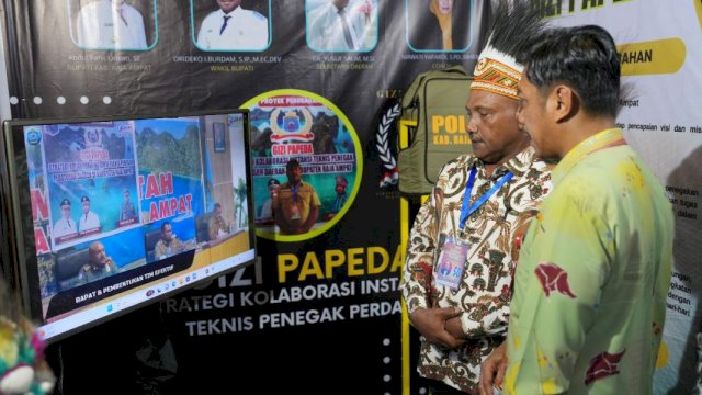 Kepala Bapenda Makassar, Firman Pagarra menjadi penguji peserta Pameran Seminar Implementasi Proyek Perubahan Pelatihan Kepemimpinan Nasional (PKN) Tingkat II Angkatan XIV di LAN Makassar, Rabu (4/10/2023). (Foto: Istimewa)