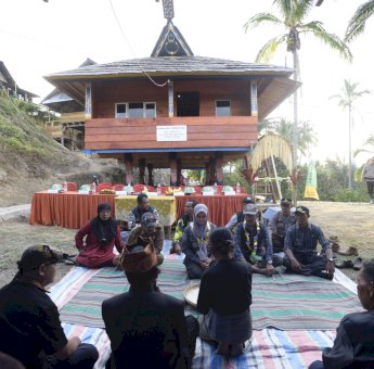 Resmikan Rumah Adat Pohoneang Seko, IDP: Jadi Simbol Pemersatu