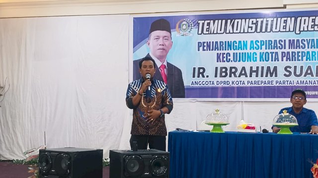 Ket : Ketua Komisi III DPRD Parepare, Ibrahim Suanda saat melakukan temu konstituen (Foto : Mulyadi Ma'ruf / Republiknews.co.id)