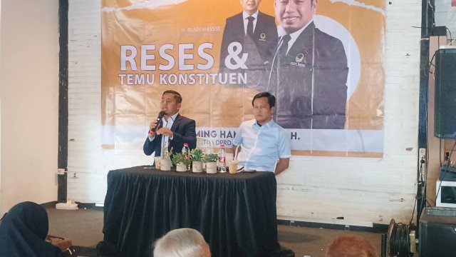 Ket : Wakil Ketua DPRD Parepare, Tasming Hamid (TSM) saat melakukan temu konstituen (Foto : Mulyadi Ma'ruf)