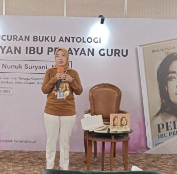 Buku Pelayan Ibu Pelayan Guru Prof Nunuk Suryani, Peluncuran di Jakarta Dibedah di Parepare