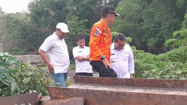 Direktur PAM Tirta Karajae Dampingi Pj Wali Kota Akbar Ali Pantau Bendungan Salo Karajae dan Titik Rawan Banjir