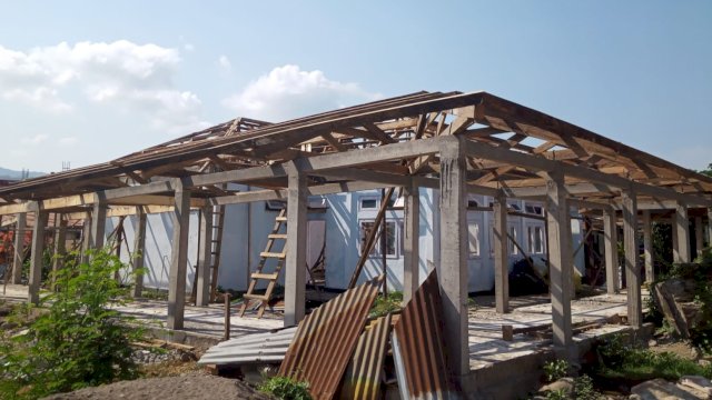 Inilah kondisi pengerjaan proyek RSUD Larantuka yang belum rampung. (Foto: republiknews.co.id)