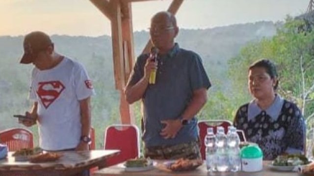 Kejari Muna Robin Abdi Ketaren, saat memberikan sambutan bersama para Jurnalis. (Foto: Rustam / Republiknews.co.id)