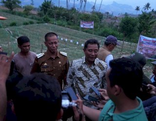 Produksi Bawang Merah Berkurang Karena El Nino, Pj Gubernur Bakal Bantu Sumur Bor untuk Petani Enrekang