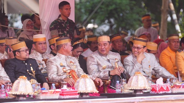 Hadiri HUT Gowa Ke-703, Pj Gubernur Sulsel Puji Kemesraan Bupati dan Wakil Bupati Gowa