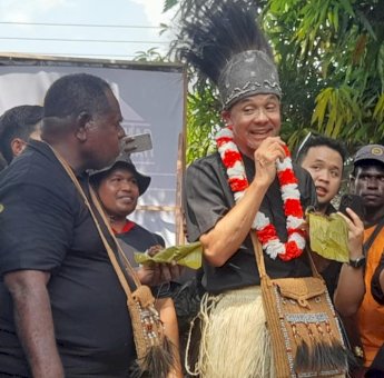 Kampanye Perdana di Merauke, Ganjar Gaungkan Program Kesehatan 1 Desa 1 Faskes