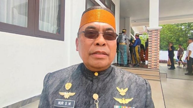 Brigjen TNI Nur Salam, diwawancarai awak media usai mengikuti Tapat Paripurna Hari Jadi Kepulauan Selayar ke-418. (Istimewa)